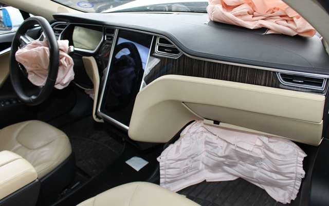 Tesla Model S 2013-2016 (Fase 1) , Motorkode: L1S, Girkassekode: 