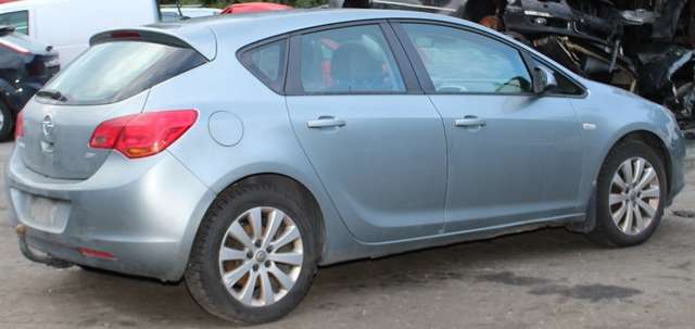 Opel Astra J 2010-2015 , Motorkode: A17DTR, Girkassekode:
