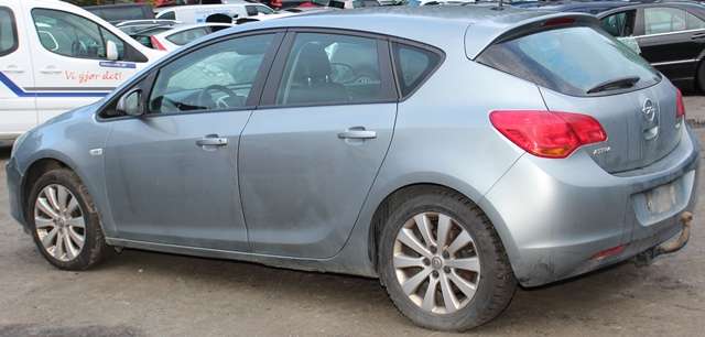 Opel Astra J 2010-2015 , Motorkode: A17DTR, Girkassekode: