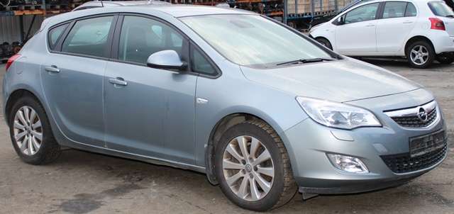 Opel Astra J 2010-2015 , Motorkode: A17DTR, Girkassekode: