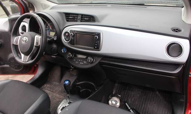Toyota Yaris 2012-2014 (Type III, Fase 1) , Motorkode: 1NZ-FXE, Girkassekode: 
