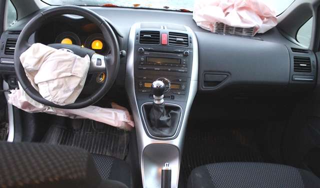 Toyota Auris 2010-2012 (Type I, Fase 2) , Motorkode: 1NR-FE, Girkassekode: 