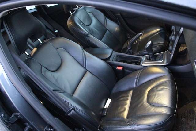 Volvo V40 2012-2019 , Motorkode: D 4162 T, Girkassekode: 