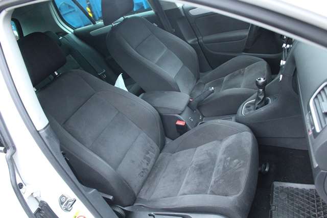 VW Golf VI 2008-2012 , Motorkode: CAYC, Girkassekode: LHW