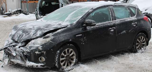 Toyota Auris 2013-2015 (Type II, Fase 1) , Motorkode: 2ZR-FXE, Girkassekode: 
