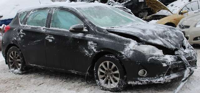 Toyota Auris 2013-2015 (Type II, Fase 1) , Motorkode: 2ZR-FXE, Girkassekode: 