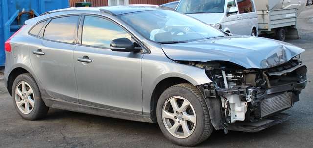 Volvo V40 2012-2019 , Motorkode: D 4162 T, Girkassekode: 