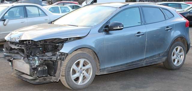 Volvo V40 2012-2019 , Motorkode: D 4162 T, Girkassekode: 