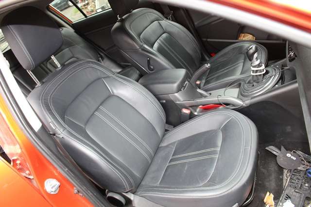 Kia Sportage 2010-2016 (Type III) , Motorkode: D4FD, Girkassekode: 