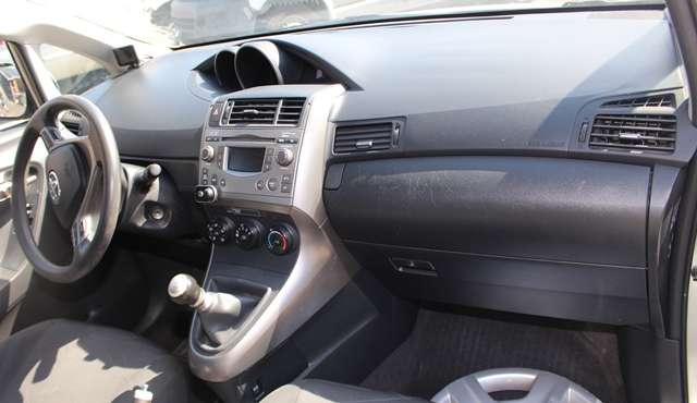 Toyota Verso 2009-2016 (Type III) , Motorkode: 1AD-FTV, Girkassekode: 