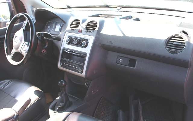 VW Caddy 2010-2015 (Type III, Fase 2) , Motorkode: CAYD, Girkassekode: MLS