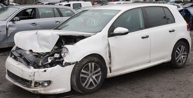 VW Golf VI 2008-2012 , Motorkode: CBZA, Girkassekode: MHV