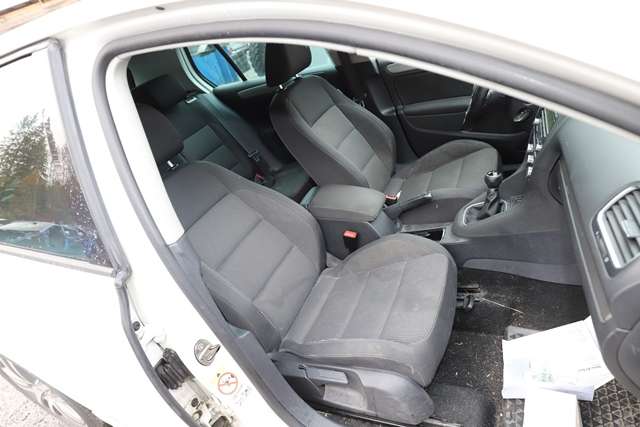 VW Golf VI 2008-2012 , Motorkode: CBZA, Girkassekode: MHV