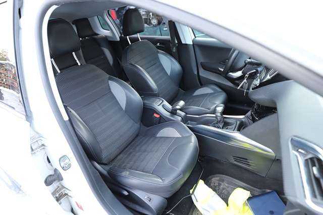 Peugeot 2008 2013-2019 (Type I) , Motorkode: HMZ, Girkassekode: 