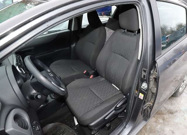 Toyota Yaris 2012-2014 (Type III, Fase 1) , Motorkode: 1KR-FE, Girkassekode: