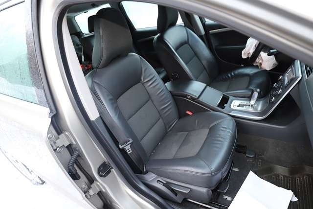 Volvo V70 2007-2013 (Type III, Fase 1) , Motorkode: D 5244 T10, Girkassekode: