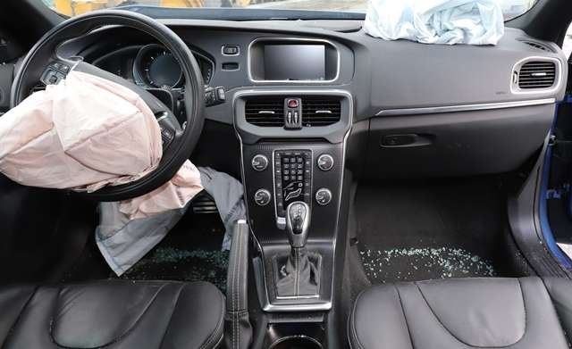 Volvo V40 2012-2019 , Motorkode: D 4204 T9, Girkassekode: 