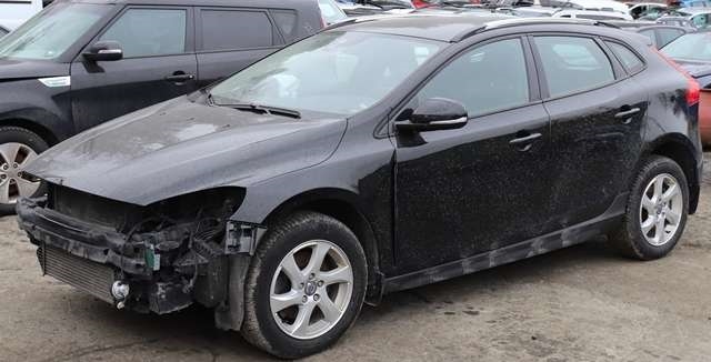 Volvo V40 2012-2019 , Motorkode: D 4162 T, Girkassekode: 