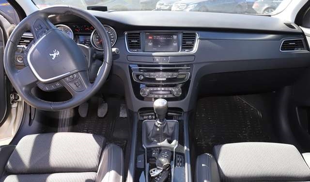 Peugeot 508 2014-2018 (Type I, Fase 2) , Motorkode: AHX, Girkassekode: 