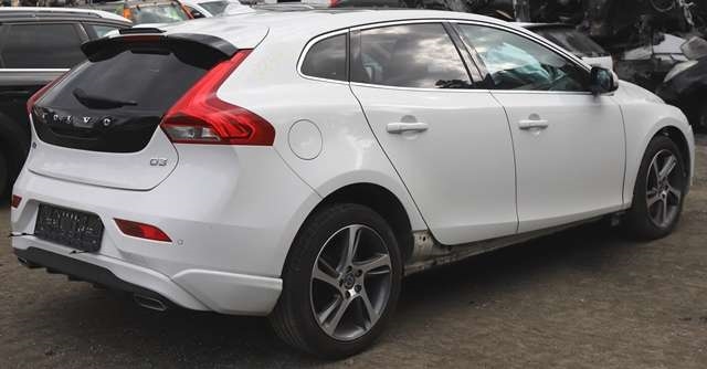 Volvo V40 2012-2019 , Motorkode: D 5204 T6, Girkassekode: 