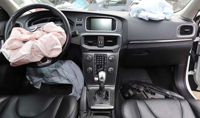 Volvo V40 2012-2019 , Motorkode: D 5204 T6, Girkassekode: 