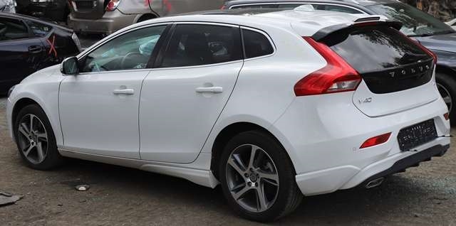 Volvo V40 2012-2019 , Motorkode: D 5204 T6, Girkassekode: 