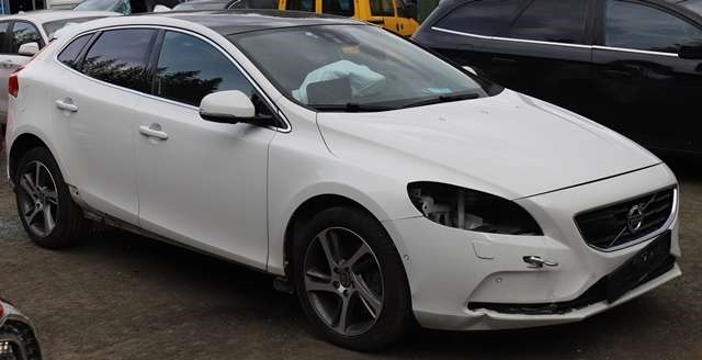 Volvo V40 2012-2019 , Motorkode: D 5204 T6, Girkassekode: 