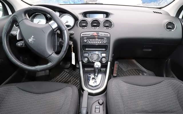 Peugeot 308 2011-2013 (Type I, Fase 2) , Motorkode: 9HR, Girkassekode: 