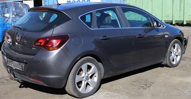 Opel Astra J 2010-2015 , Motorkode: A17DTR, Girkassekode: 