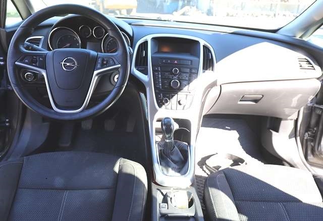 Opel Astra J 2010-2015 , Motorkode: A17DTR, Girkassekode: 