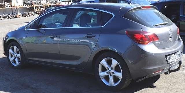Opel Astra J 2010-2015 , Motorkode: A17DTR, Girkassekode: 