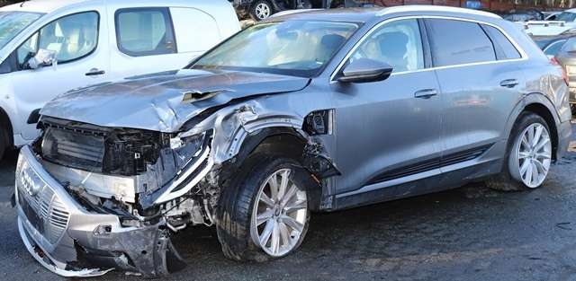Audi e-tron 2018-->> , Motorkode: ELEKTRISK, Girkassekode: 