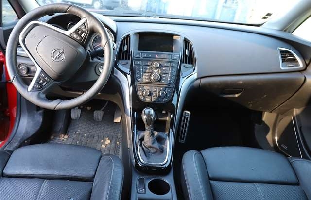 Opel Astra J 2010-2015 , Motorkode: B16DTL, Girkassekode: 