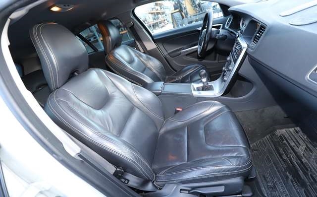 Volvo V60 2010-2013 (Type I, Fase 1) , Motorkode: D 4162 T, Girkassekode: 