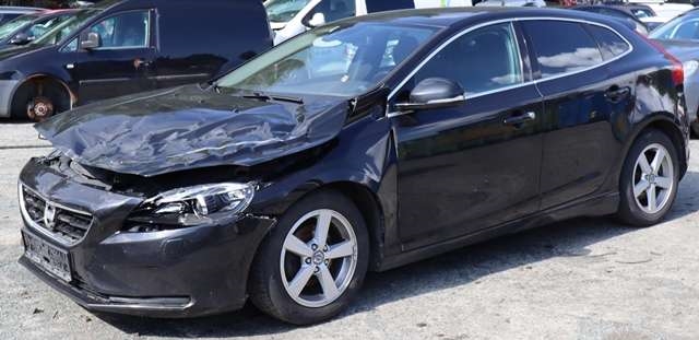 Volvo V40 2012-2019 , Motorkode: D 4162 T, Girkassekode: