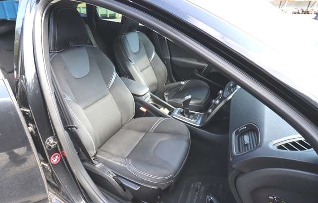 Volvo V40 2012-2019 , Motorkode: D 4162 T, Girkassekode:
