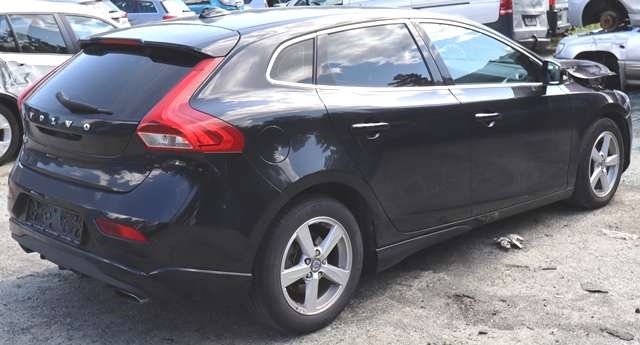 Volvo V40 2012-2019 , Motorkode: D 4162 T, Girkassekode: