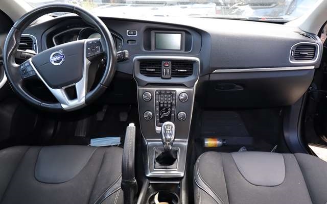 Volvo V40 2012-2019 , Motorkode: D 4162 T, Girkassekode: