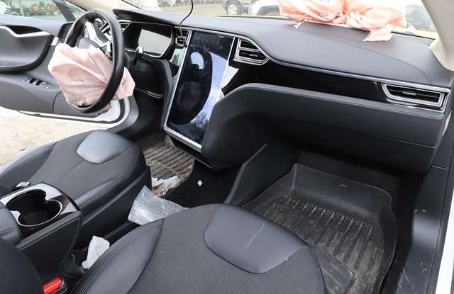 Tesla Model S 2013-2016 (Fase 1) , Motorkode: L1S, Girkassekode: 
