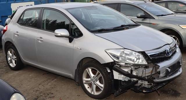 Toyota Auris 2010-2012 (Type I, Fase 2) , Motorkode: 2ZR-FXE, Girkassekode: