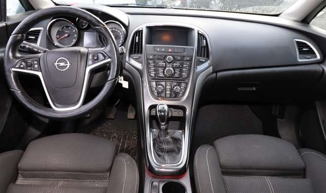 Opel Astra J 2010-2015 , Motorkode: A17DTE, Girkassekode: 