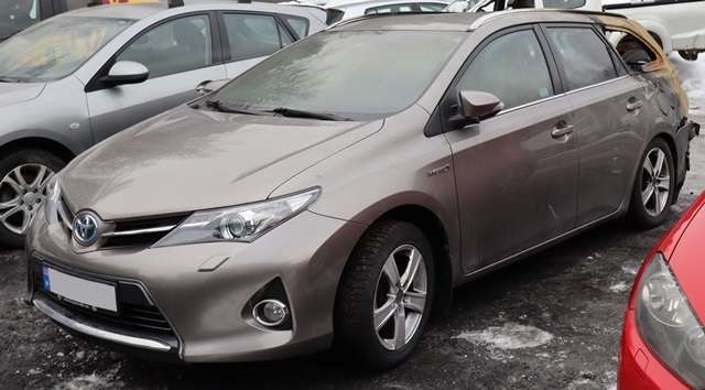 Toyota Auris 2013-2015 (Type II, Fase 1) , Motorkode: 2ZR-FXE, Girkassekode: 