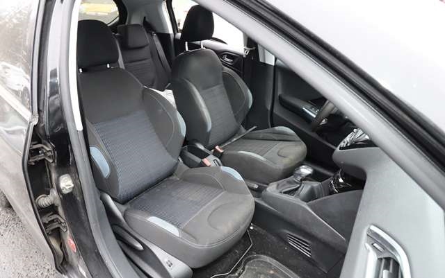 Peugeot 208 2012-2019 (Type I) delebil , Motorkode: HMZ, Girkassekode: 