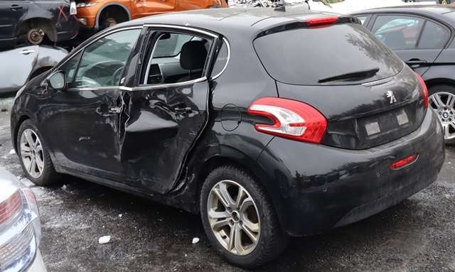 Peugeot 208 2012-2019 (Type I) delebil , Motorkode: HMZ, Girkassekode: 