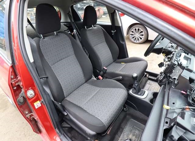 Toyota Yaris 2012-2014 (Type III, Fase 1) , Motorkode: 1KR-FE, Girkassekode: 