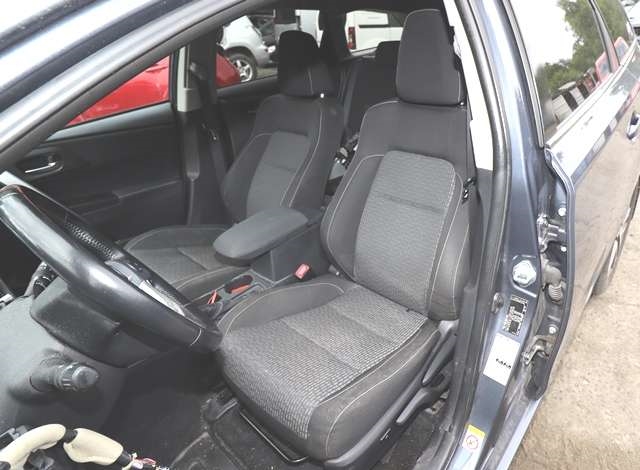 Toyota Auris 2013-2015 (Type II, Fase 1) , Motorkode: 2ZR-FXE, Girkassekode: 