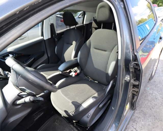 Peugeot 208 2012-2019 (Type I) , Motorkode: HMZ, Girkassekode: 