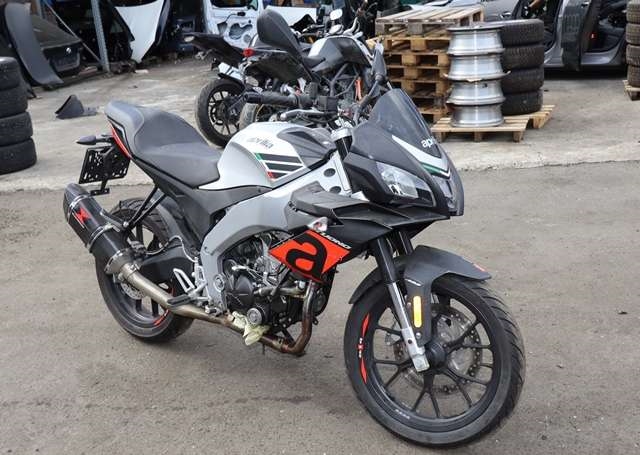 MC Aprilia Tuono 125 0-->> , Motorkode: , Girkassekode: 