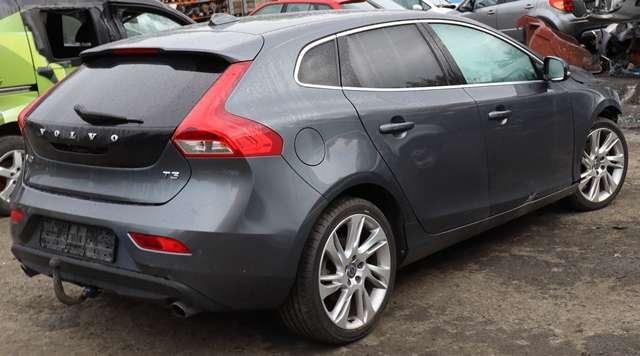 Volvo V40 2012-2019 , Motorkode: B 4164 T3, Girkassekode: 