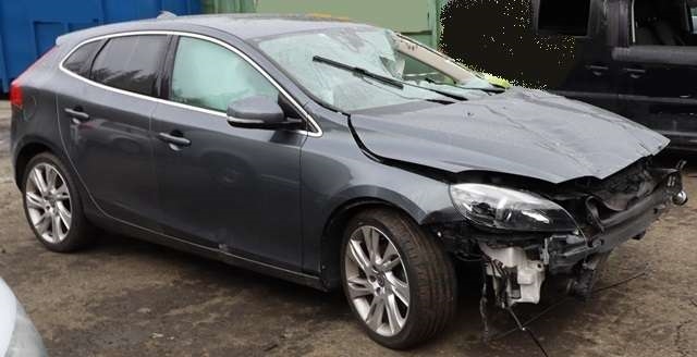 Volvo V40 2012-2019 , Motorkode: B 4164 T3, Girkassekode: 